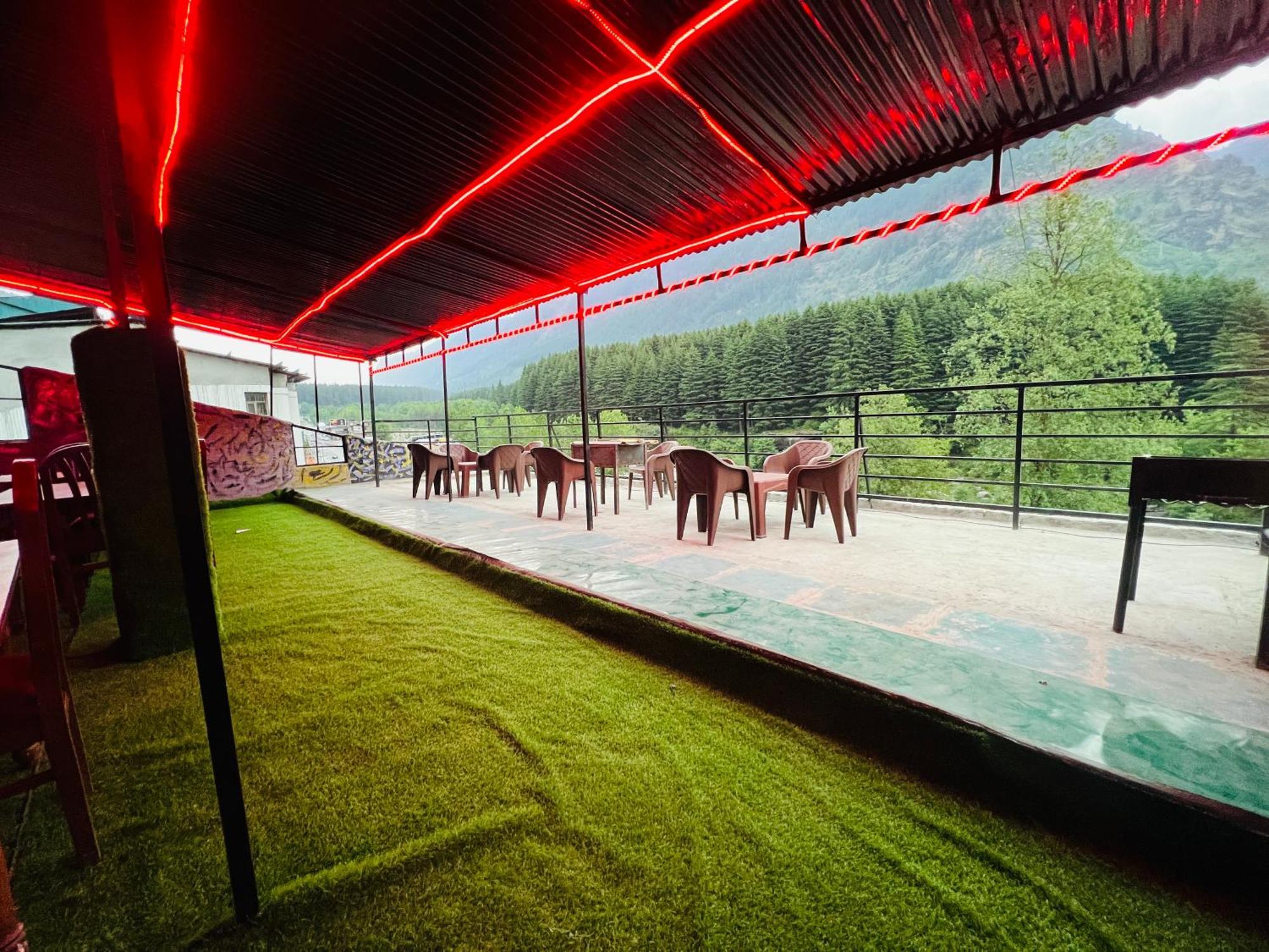 Hotel Green Link -#Near Volvo Bus Stand #Mountain View #River View #Open Terrace Manāli Kültér fotó