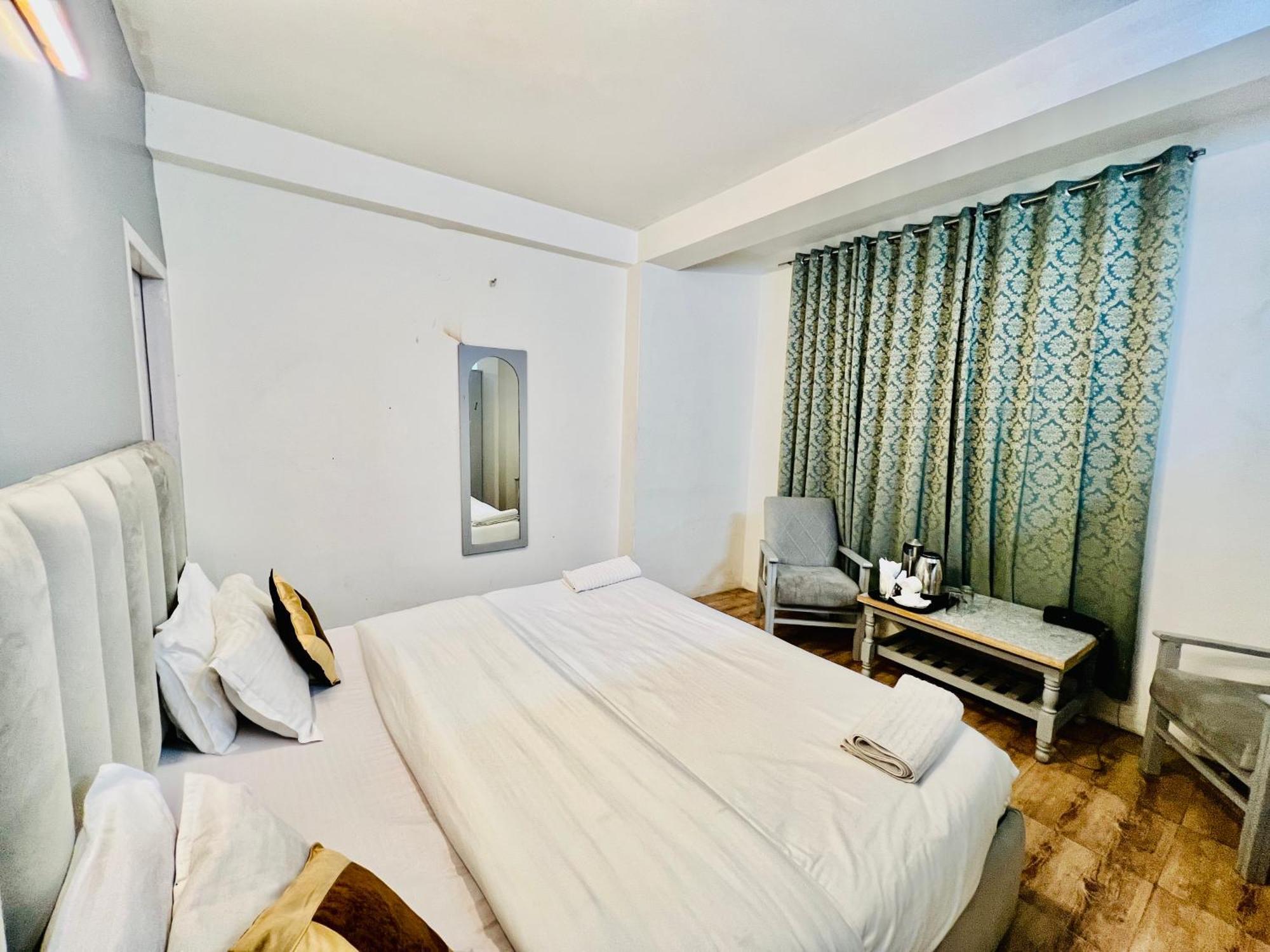 Hotel Green Link -#Near Volvo Bus Stand #Mountain View #River View #Open Terrace Manāli Kültér fotó