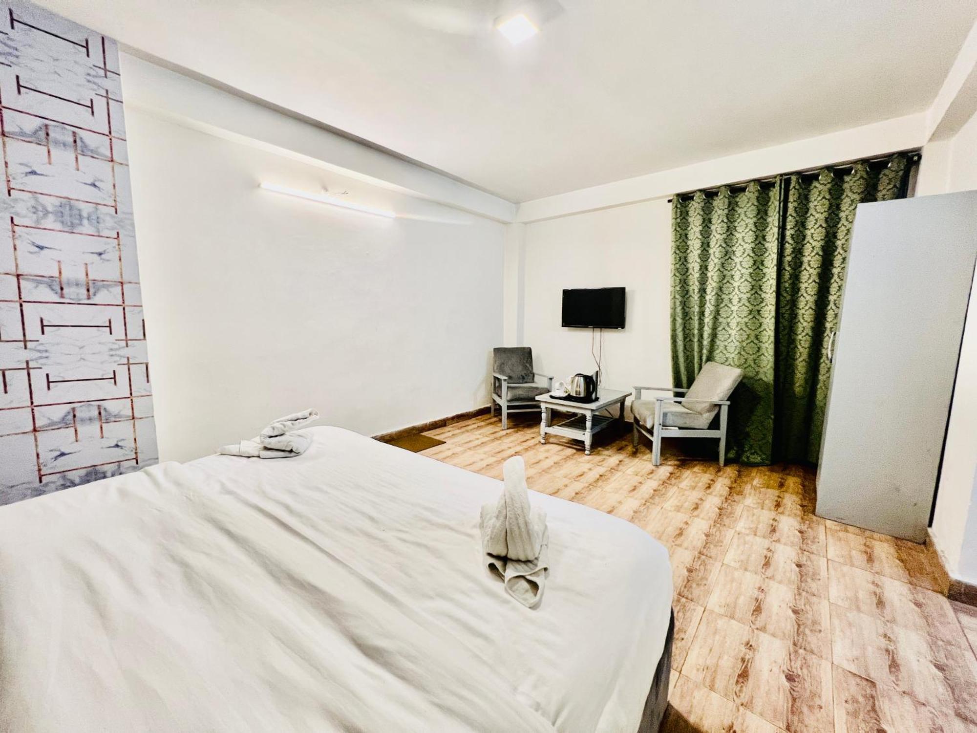 Hotel Green Link -#Near Volvo Bus Stand #Mountain View #River View #Open Terrace Manāli Kültér fotó