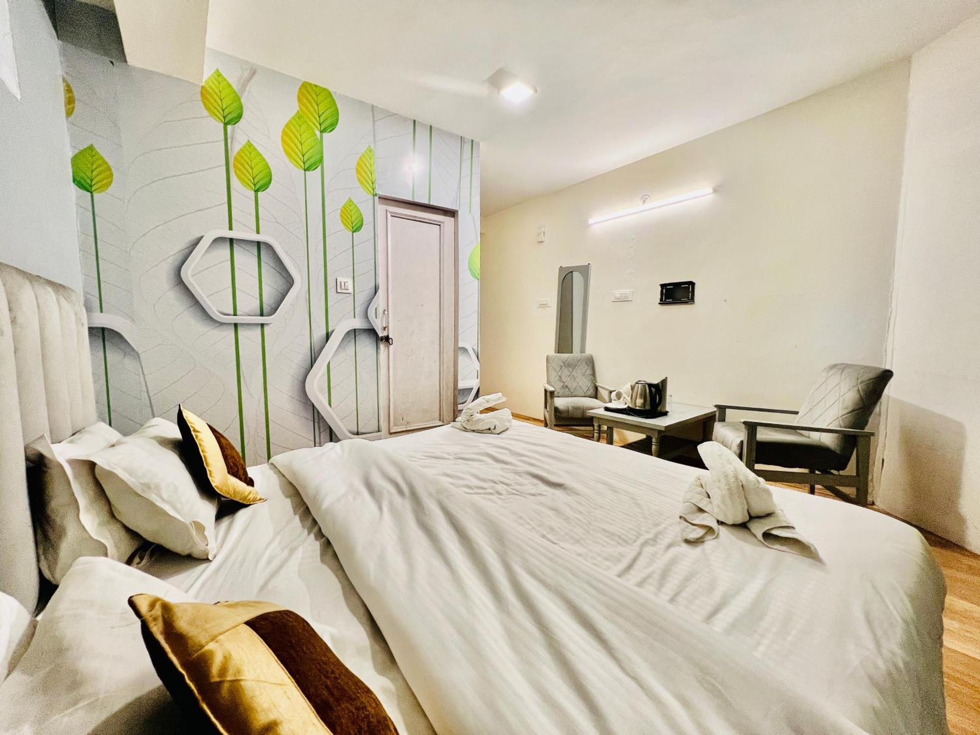 Hotel Green Link -#Near Volvo Bus Stand #Mountain View #River View #Open Terrace Manāli Kültér fotó