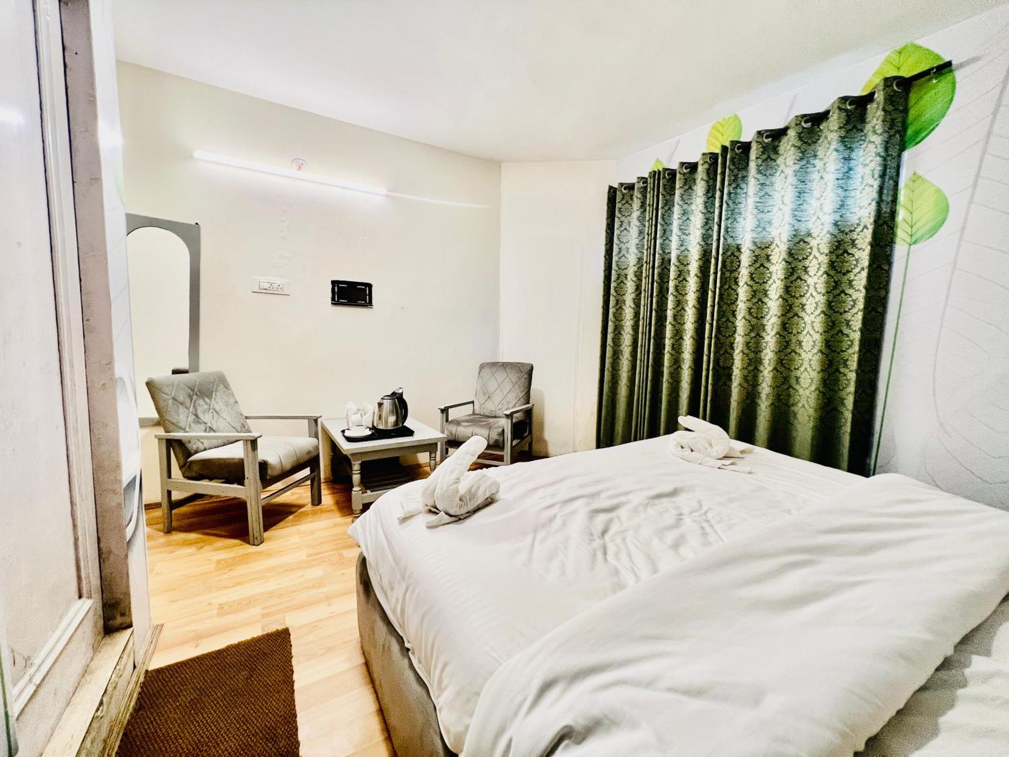 Hotel Green Link -#Near Volvo Bus Stand #Mountain View #River View #Open Terrace Manāli Kültér fotó